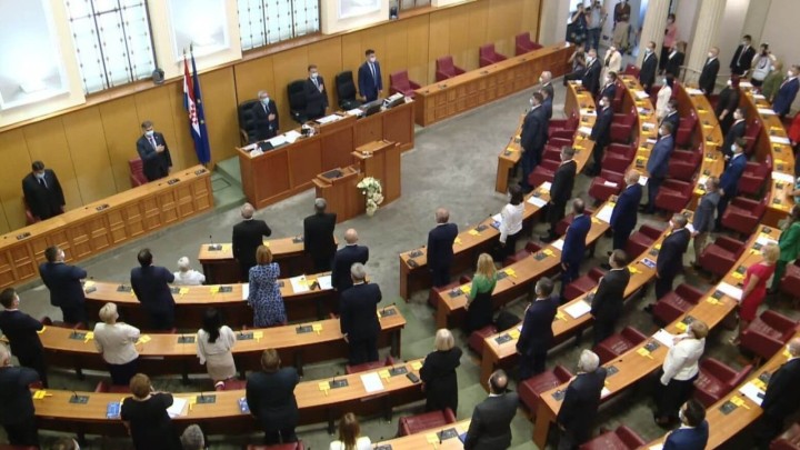 Oporba oštro po vladajućima: Prije izbora kupuju glasove i starijih i mlađih