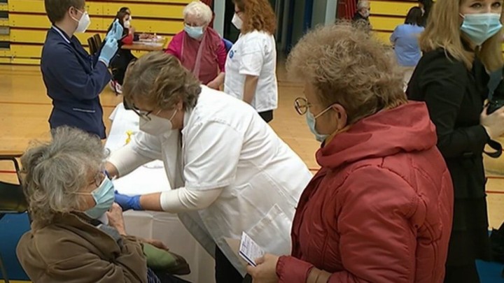 Skandalozni propust: Hvale se da su cijepili 300 građana, a korisnike domova preskočili!