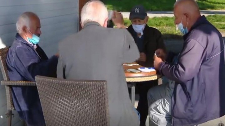 Zadarski umirovljenici vrijeme provode na plaži: Tu smo 365 dana u godini, i tako desetljećima