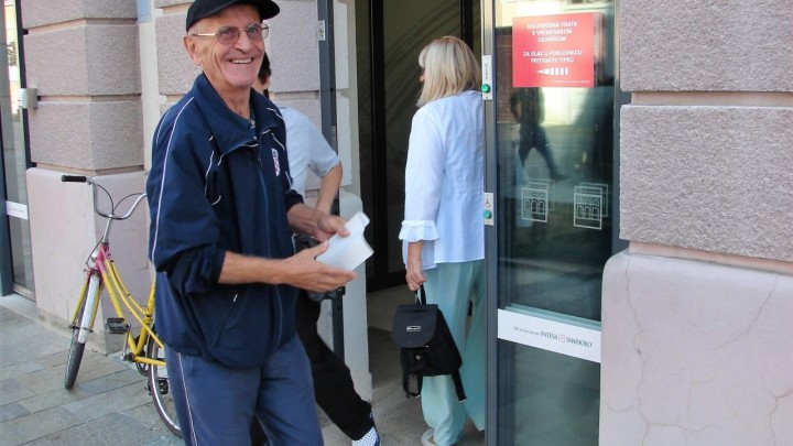 Umirovljenici, od danas možete podizati novac bez naknade na bilo kojem bankomatu