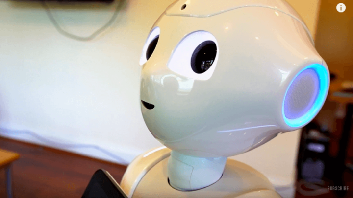 Radnike koji nedostaju za brigu o starijima Japan zamijenio robotima