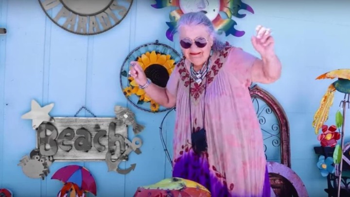 [VIDEO] Rasplesana baka Marta postala glavna zvijezda glazbenog spota