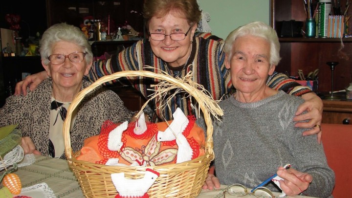 Uskrsni običaji: Dok izrađuju ukrase, naše umirovljenice prisjetile se kako se nekada slavio Uskrs