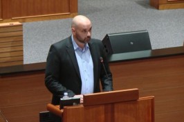 Baksa kritizirao Piletića zbog naknade za nezaposlene: 'Ne dolaze ljudi pred HZZ s diplomama prava'