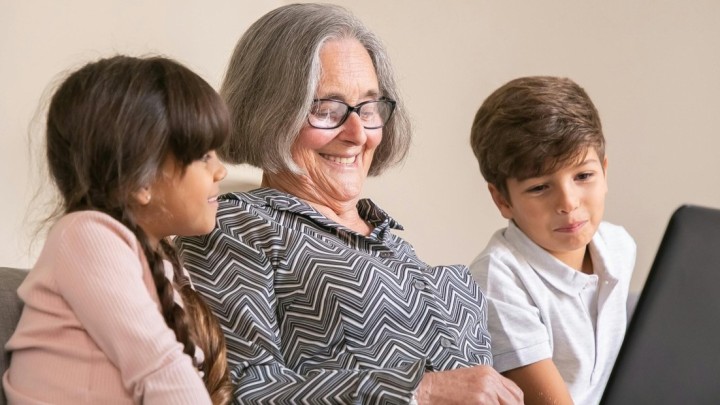 Ministar Šipić ohrabruje: U nekim je mjestima zaustavljen negativan demografski trend