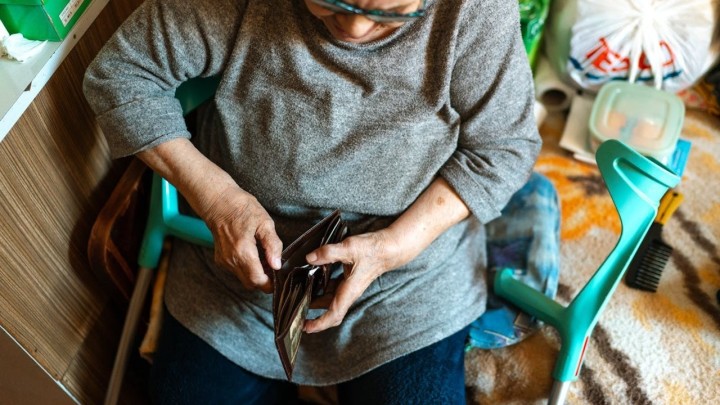 Sin (57) s perikom u haljini glumio mrtvu majku: Živio od njezine mirovine tri godine