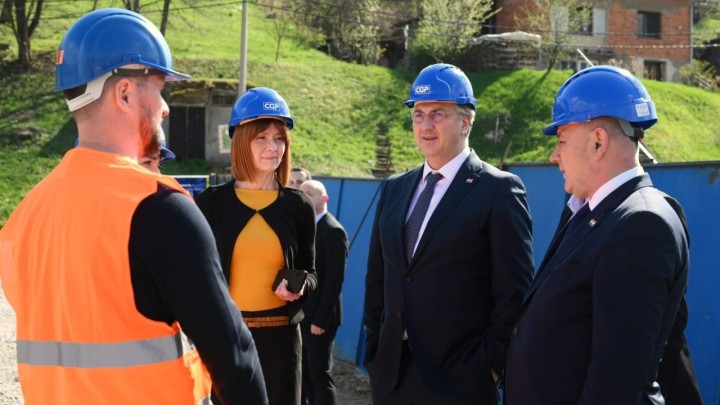 Premijer obišao gradilište centra za starije osobe u Dugoj Resi: Vrijedi 12 milijuna eura