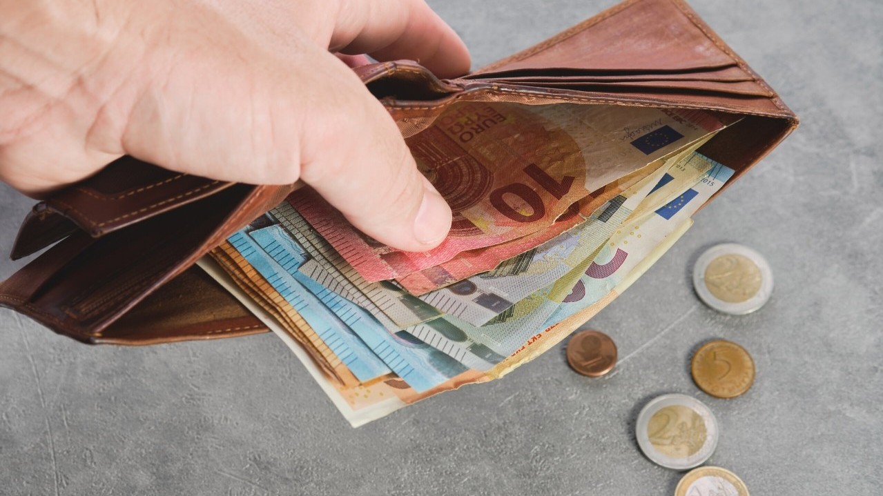 Ovrha na mirovinu: Umirovljenici lani ovršeni za više od 106 milijuna eura