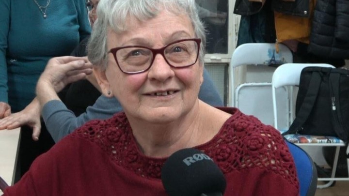 Elizabeta (73) pomaže umirovljenicima svladati strani jezik, a sve zahvaljujući svojem nekadašnjem poslu