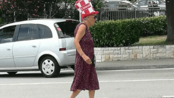 Baka ne mari za svoje godine, voli neobične outfite i hrabro ih nosi