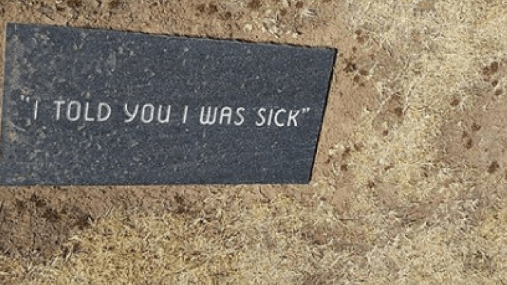 Dok ih smrt ne rastavi - humoristični bračni par oduševio svijet svojim nadgrobnim natpisima