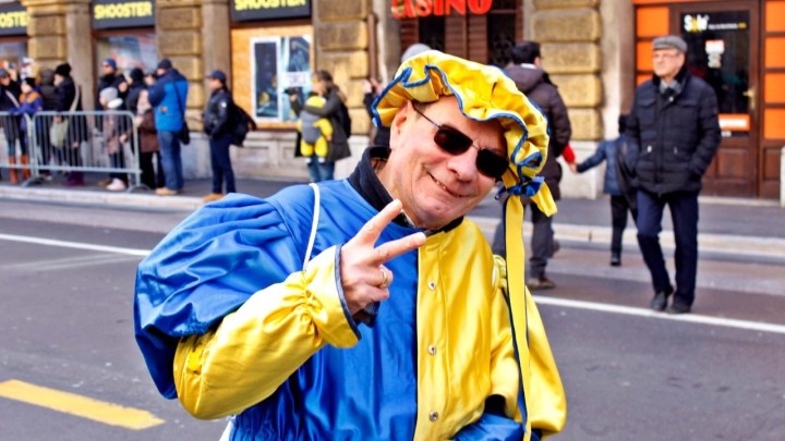 Umirovljenici pod maskama na 35. Riječkom karnevalu: Još uvijek mladi i puni energije