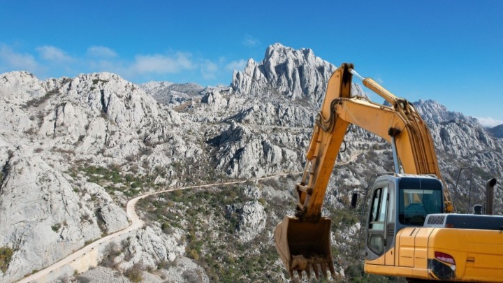 Veliki posao na Velebitu: Domaća tvrtka dobila zahtjevnu rekonstrukciju Majstorske ceste, neće biti lako