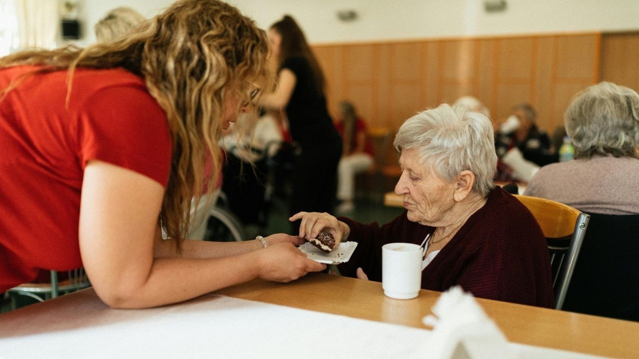 Ministar Ružić najavio: 'Sastat ću se sa socijalnim radnicima u 'bijelom štrajku'