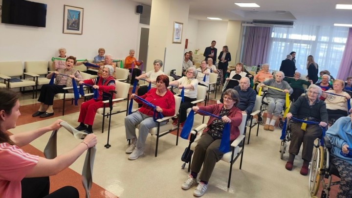 Senior fit program za starije: Studenti fizioterapije pomažu im izbjeći padove