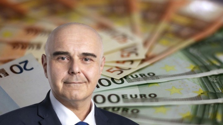 Provjerili smo koliko je ministar Ružić prošle godine uplatio sebi i drugima za mirovinu