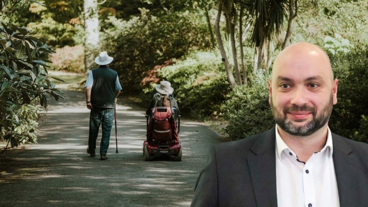 Baksa o kartici za isplatu inkluzivnog dodatka: Uvodi se kontrola nad životima korisnika