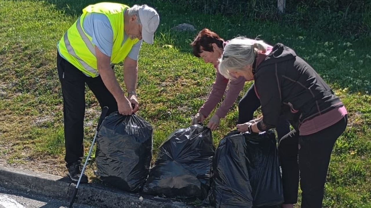Foto dana: Umirovljenici u akciji čišćenja okoliša sakupili 60 vreća otpada