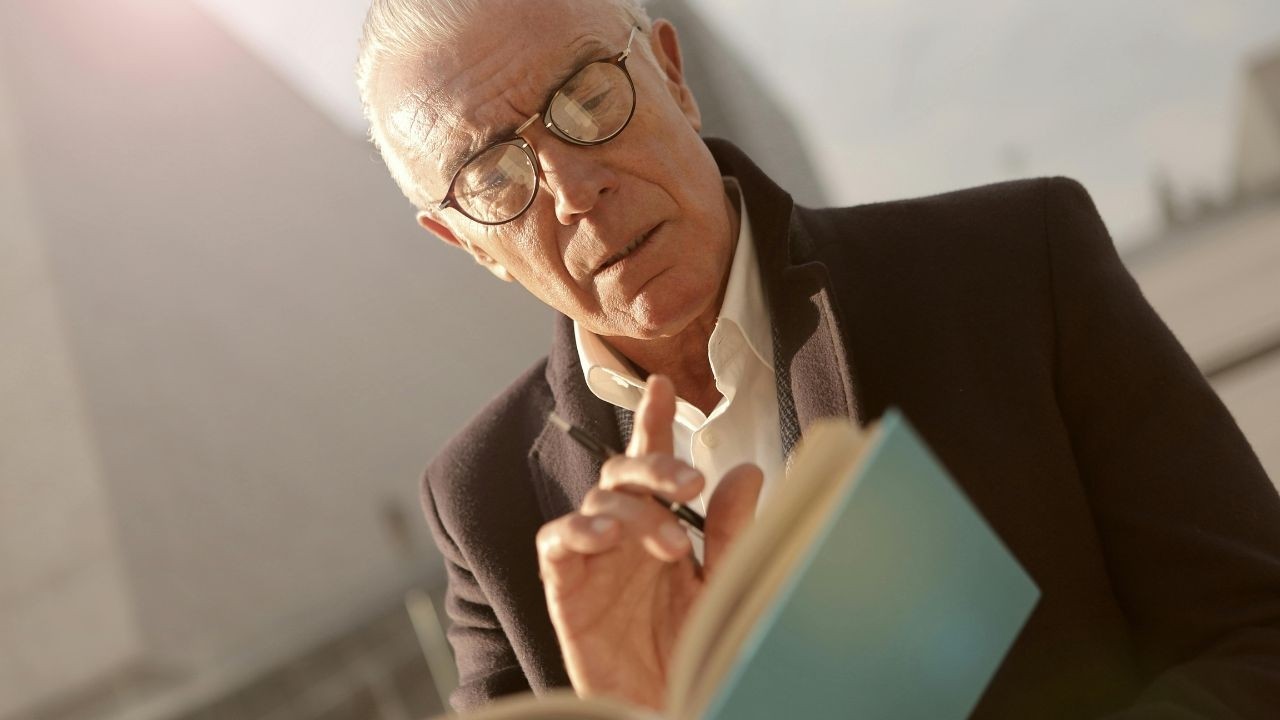 Male tajne hrvatskog jezika: Zašto koristimo izraz 'treća dob', a ne 'treće doba'?