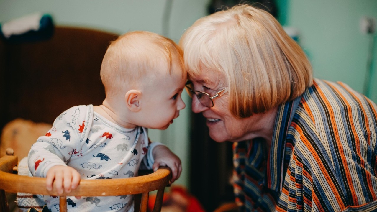 Još jedan grad uveo naknadu za čuvanje unuka: Djedovima i bakama 360 eura