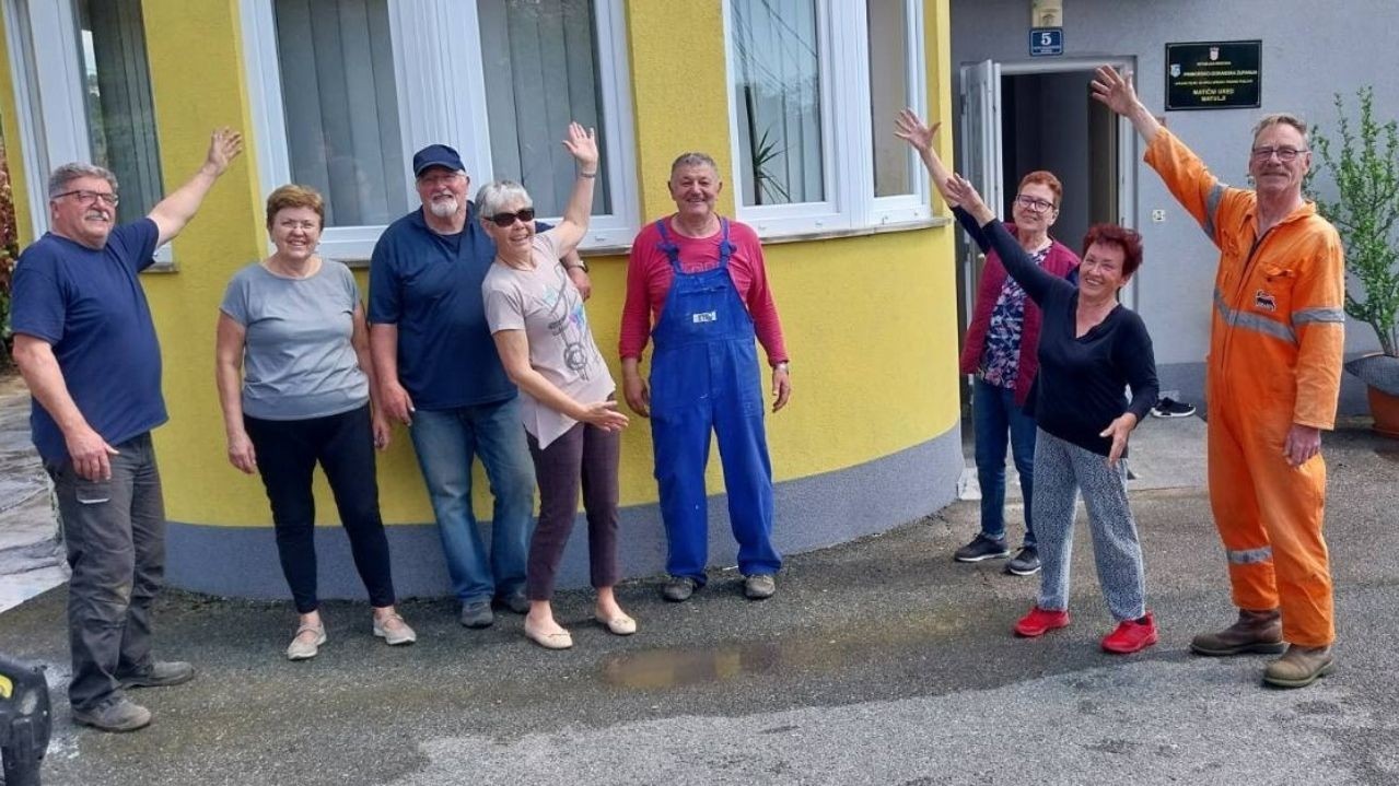 Umirovljenici uljepšali vlastiti prostor: Sunčane dane iskoristili za zajedničko čišćenje