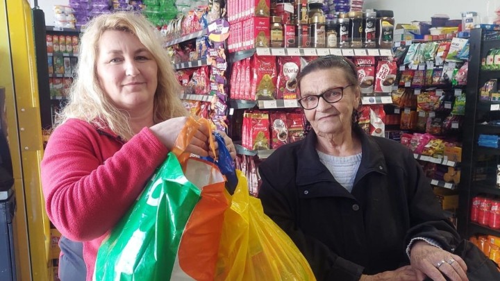 Projekt Crvenog križa 'PoKupi i uključi me': Pratnja, prijevoz i halo linija za starije