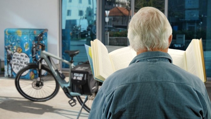 Bicikl s knjigama u Splitu vozi i dalje: Evo koje domaće autore stariji čitaju