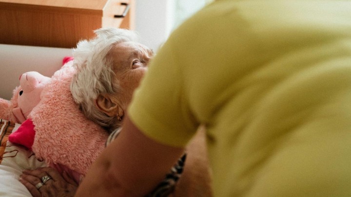 Profesorica psihologije savjetuje: Kako se nositi s brigom za starije članove obitelji?
