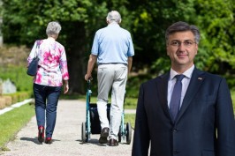 Premijer se hvali s plaćama: Inflacija je 'pojela' pola rasta, a mirovine zaostaju