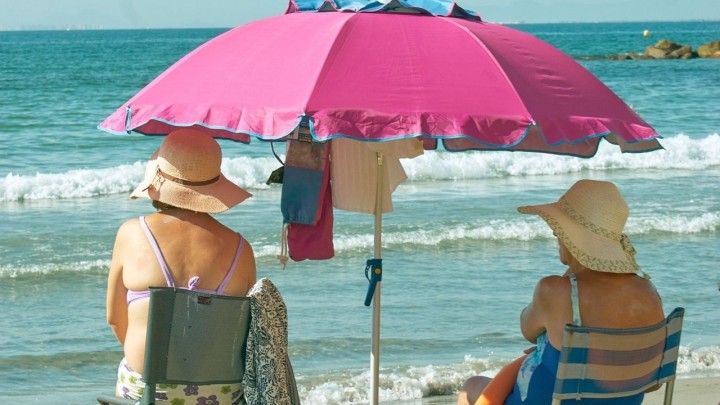 Zabrana suncobrana na plaži: Smiju ih imati stariji od 65 i mlađi od deset godina