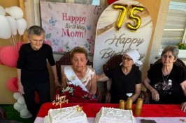 Foto dana: Umirovljenica Dragica u dobrom društvu proslavila 75. rođendan