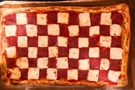 Bakina kuhinja: Pizza šahovnica je obrok za prave navijače