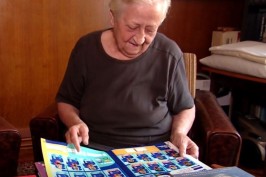 Dunja (82) popunila svaki nogometni album od 1986.: 'Zadnja sličica mi je bio Livaković'