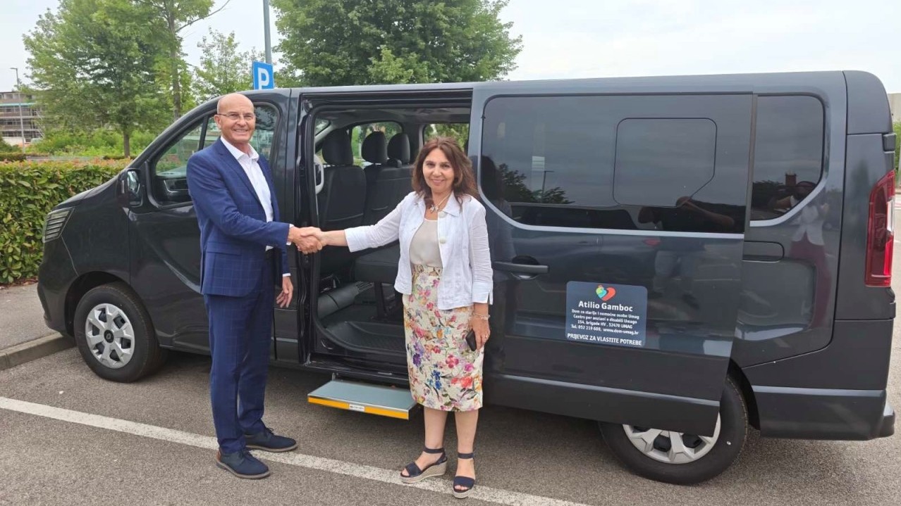 Kombi prilagođen starijima stiže u istarski dom: Prijevoz liječniku ili u grad na kavu