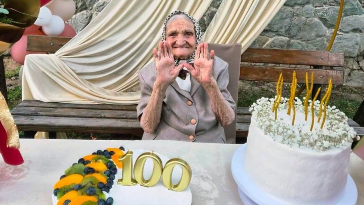 Foto dana: 'Baka Marta i u 100. godini zrači vedrinom, toplinom i životnom snagom'