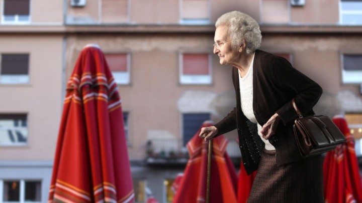 Drska krađa na Dolcu: Umirovljenici (92) ukrale novčanik u liftu