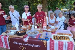 Tradicionalna jela u Orahovici: 'Kuhao se pileći paprikaš i pripremale langošice'