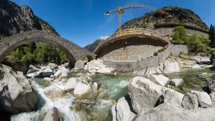 Gradili su garažu ispod rijeke i elektranu unutar planine: Ovo su najluđi građevinski pothvati švicarskog diva