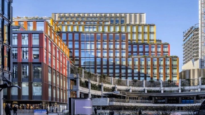 Briljantna transformacija u srcu Londona: Čak 4.180 kvadrata terasa, 12 katova ureda i skulptura od 200 tona