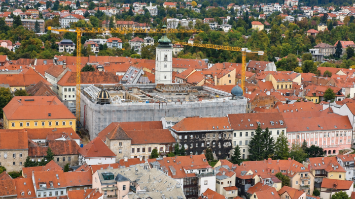 Gradilište iz zraka: Pogled na Sabor sa 96 metara, stari krov je nestao, a uzdiže se nova konstrukcija